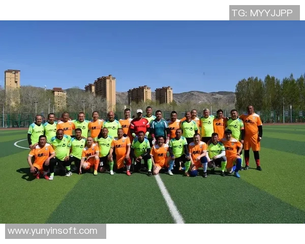 中间有范的足球明星如何在场上展现个人魅力与团队精神