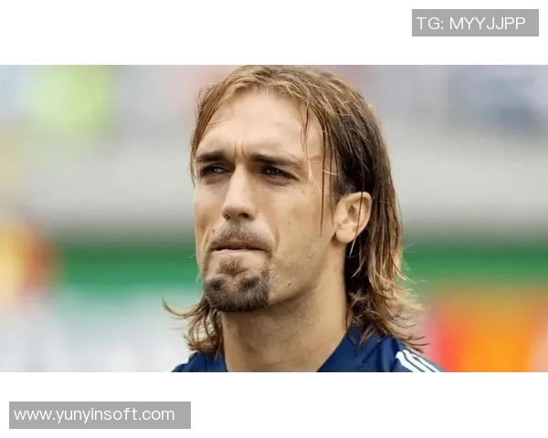 女足球明星长发发型全解析时尚潮流与个性风格的完美结合